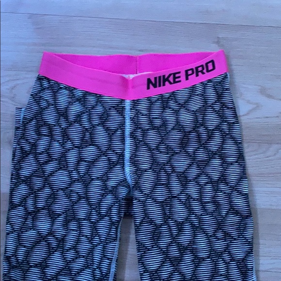 nike pro leggings - Picture 1 of 3